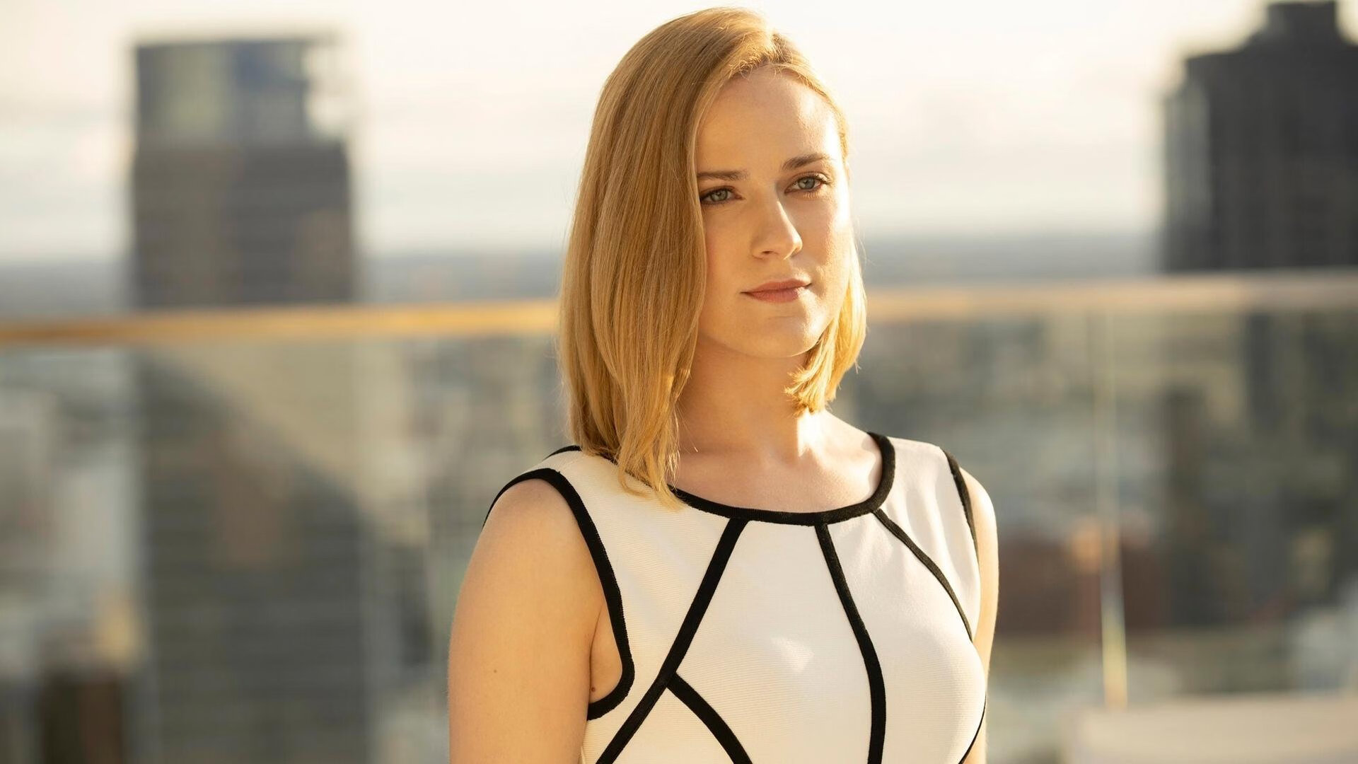 AYX GAME-气候突变干扰场地状态裁判频繁暂停比赛确保安全，气候突变事件