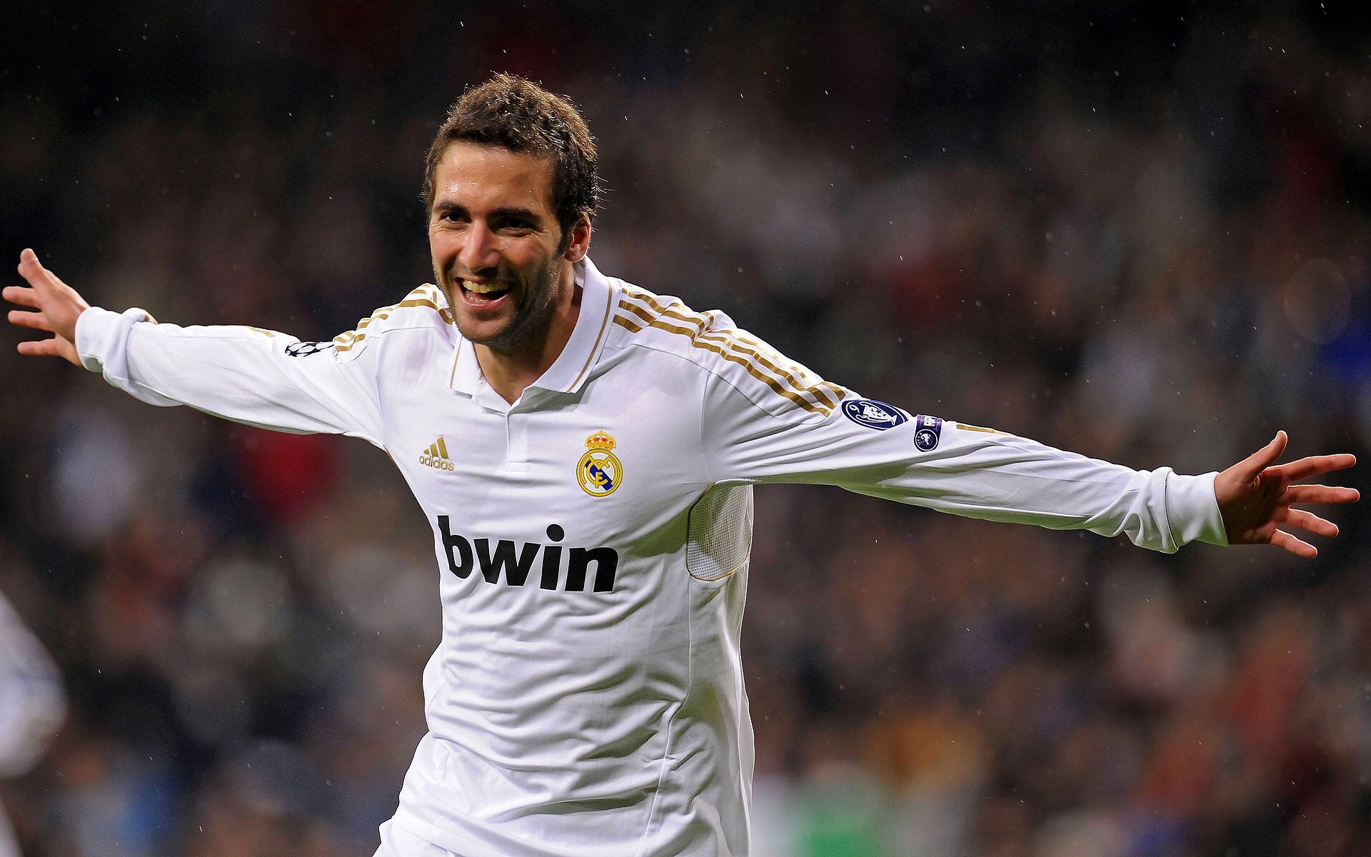 西甲:巴萨4-3战胜比利亚雷亚尔,莱万梅开二度刷新纪录,西甲第11轮巴萨vs比利亚雷亚尔